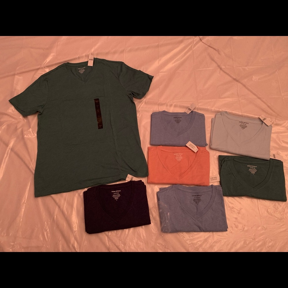 Banana Republic Fitted Vee T-Shirt NWT